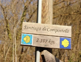 Una muestra fotográfica une el Camino de Santiago y el de Brochero