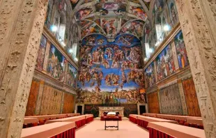 Capilla Sixtina en el Vaticano, lista para un cónclave. Crédito: Vatican Media