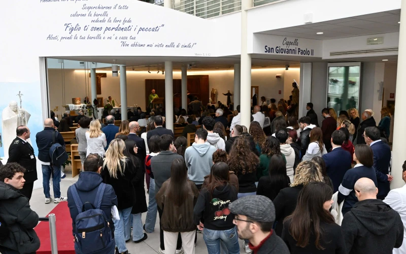 Hospital Gemelli: Cada día habrá Misa, Rosario y Adoración Eucarística por el Papa Francisco