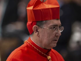 Fallece el Cardenal Ayuso: Esta mañana el Papa Francisco pidió rezar por él