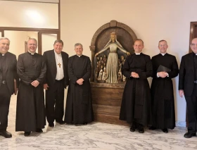 Vaticano anuncia visita apostólica a la Fraternidad Sacerdotal San Pedro