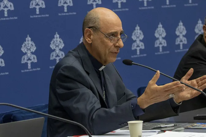 Cardenal Víctor Tucho Fernández habla sobre Garabandal, en la rueda de prensa sobre Medjugorje en el Vaticano.