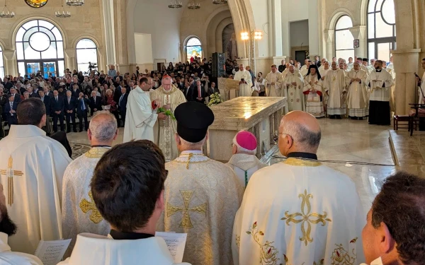 Cardinal Pietro Parolin consecrates the altar of the church of the Baptism of the Lord. Credit: Fr. John D'Orazio.