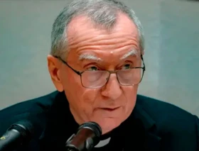 Vaticano agradece a Rusia liberación de 2 sacerdotes y pide respetar a prisioneros de guerra de Ucrania