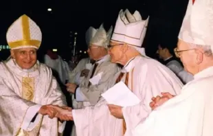 Cardenal Pironio con sus hermanos obispos Crédito: Conferencia Episcopal Argentina
