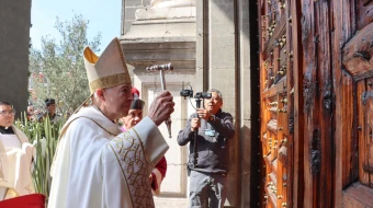 Cardenal Aguiar Retes abriendo inaugurando el Jubileo en Ciudad de México.