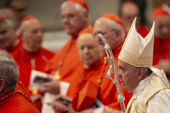 El Papa Francisco en una Misa en la Basílica de San Pedro con un grupo de cardenales. 07102024