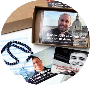 Imagen del "pack" de oración por los sacerdotes. Crédito: Fundación CARF