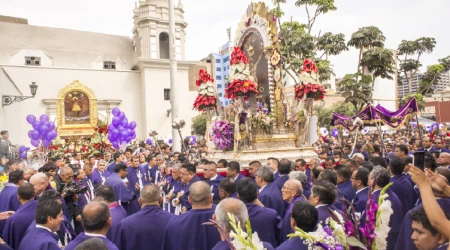 Procesión del Señor de los Milagros.