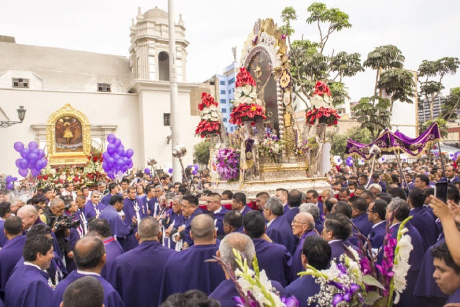 Procesión del Señor de los Milagros.