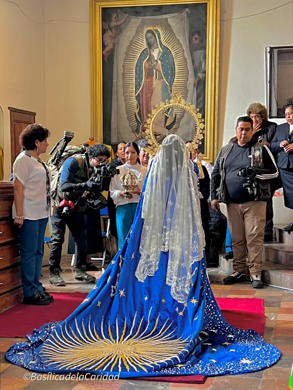 Vestido de espaldas de la Virgen de la Caridad de Huamantla. Crédito: Basílica de Nuestra Señora de la Caridad