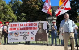 Acto de homenaje a Isabel la Catu00f3lica en el du00eda de la Hispanidad. Cru00e9dito: Enraizados 