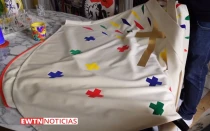 Casulla diseñada por Jean-Charles de Castelbajac para los celebrantes en la reapertura de la Catedral de Notre Dame.