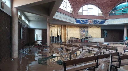 Iglesia de Nuestra Señora del Pilar en Catarroja (Valencia), tras las inundaciones.