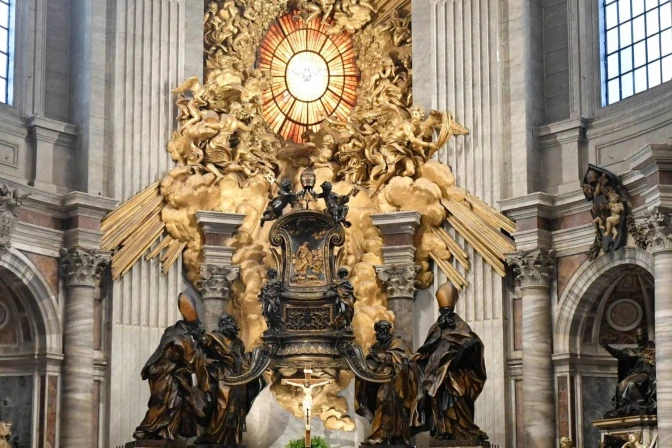 Altar de la Cátedra en la Basílica de San Pedro