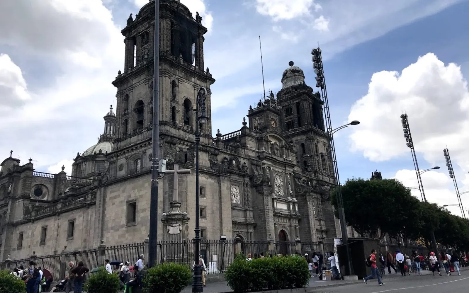 March for Democracy: Did Mexico Cathedral bells ring in support or rejection?