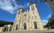 California, Texas y Florida se encuentran entre los estados de Estados Unidos con la mayor cantidad de Misas en español. En la imagen, la histórica Catedral de San Fernando en San Antonio, Texas.