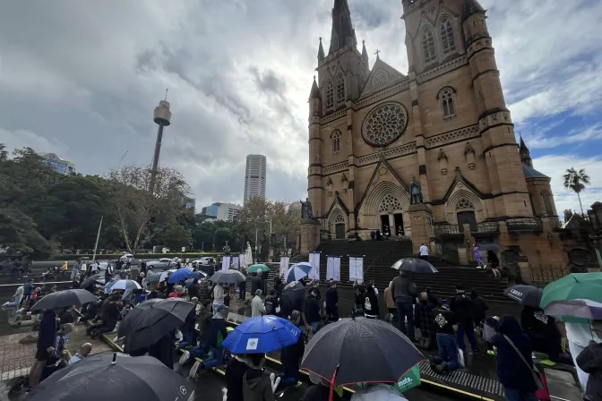 Rosario de Hombres Australia