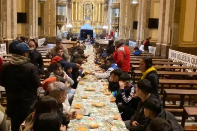 Cena solidaria en la Catedral de Buenos Aires
