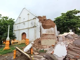 Se derrumba histórica iglesia y lanzan maratón solidario para reconstruirla en Honduras