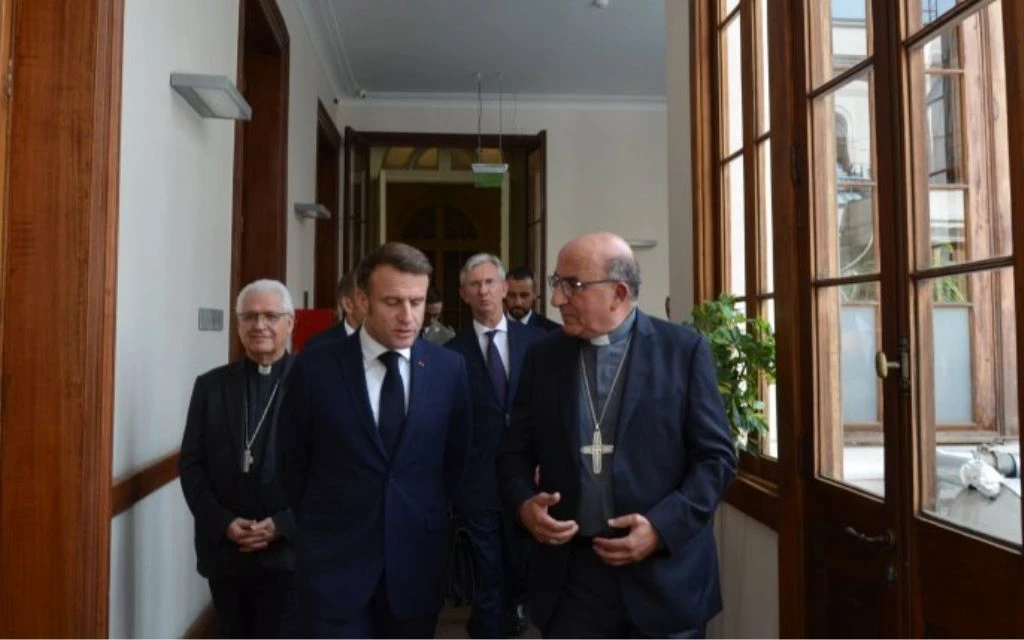 Mons. Chomali y Emmanuel Macron?w=200&h=150