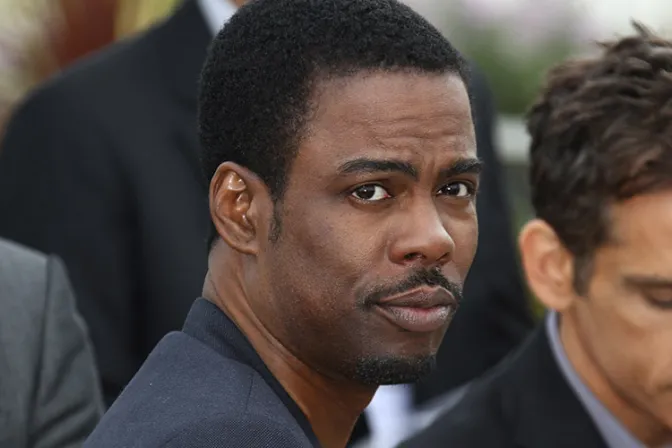 En especial de Netflix, Chris Rock compara el aborto con contratar a un sicario