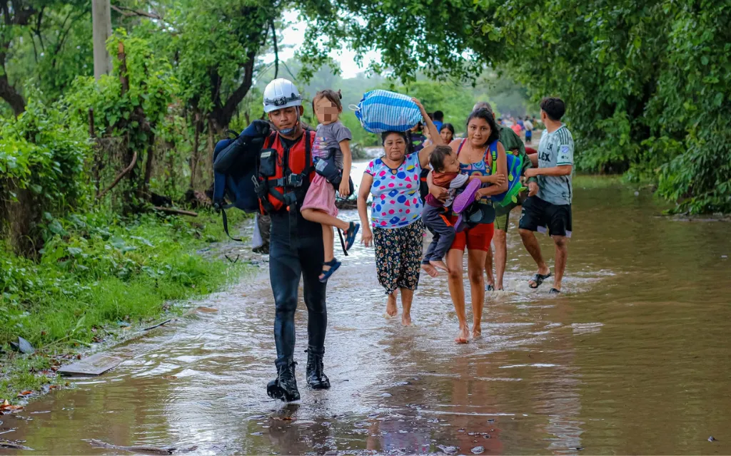 Evacuación de familias afectadas por las lluvias en El Salvador.?w=200&h=150