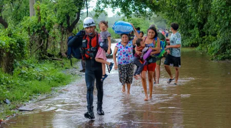 32 personas fallecieron por lluvias en Centroamérica: La Iglesia Católica pide solidaridad