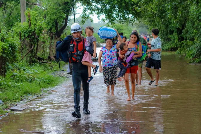 32 personas fallecieron por lluvias en Centroamérica: La Iglesia Católica pide solidaridad