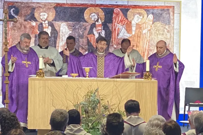 El Cardenal José Cobo, durante la Misa de clausura del Encuentro de Laicos sobre el Primer Anuncio.