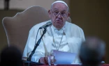 El Papa Francisco pronuncia su discurso en la Pontificia Universidad Gregoriana