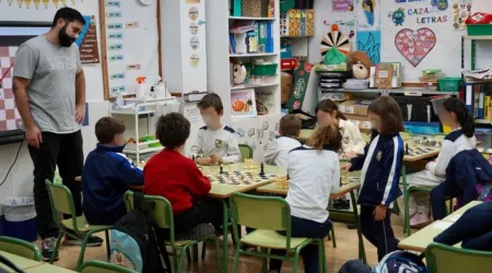 Alumnos de una escuela diocesana de la Archidiócesis de Valencia (España).