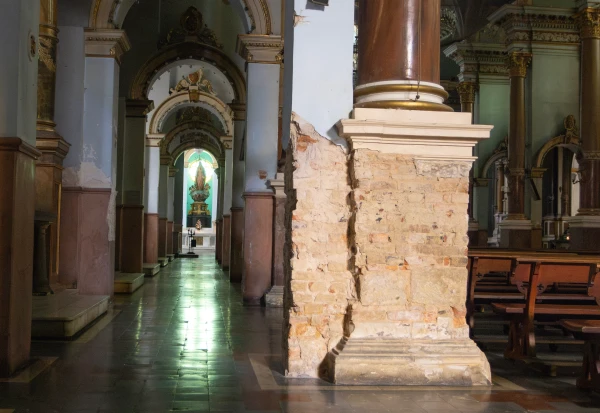 The bases of three of the central columns are in deteriorated. Credit: Eduardo Berdejo / ACI Press.