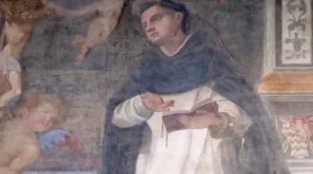 Santo Tomás de Aquino, en detalle de la fachada de la Iglesia de Santa Maria Novella en Florencia (Italia)