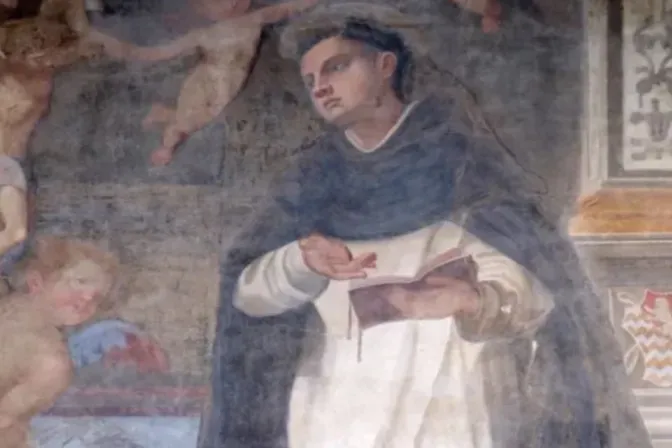 Santo Tomás de Aquino, en detalle de la fachada de la Iglesia de Santa Maria Novella en Florencia (Italia)