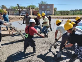 Cáritas avanza en la construcción de 50 viviendas en ciudad argentina