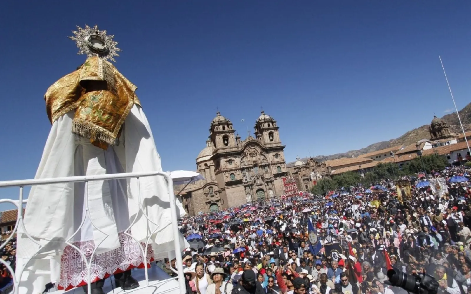 Declarada Patrimonio Cultural de la Nación en 2004, la festividad del Corpus Christi es una de las festividades más emblemáticas del Cusco y del Perú.?w=200&h=150