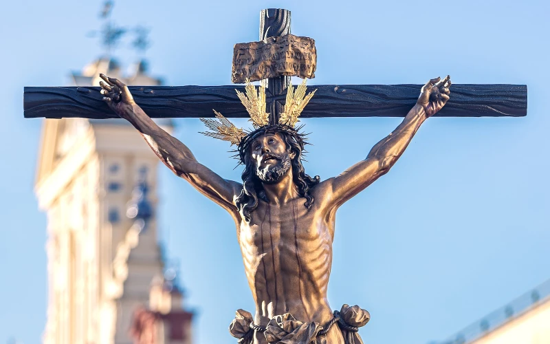 La piedad popular de España toma las calles de Roma en una histórica procesión durante el Jubileo