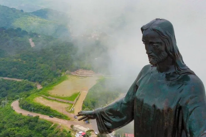 Santuario de Cristo Rey de la Paz en el cerro del cubilete