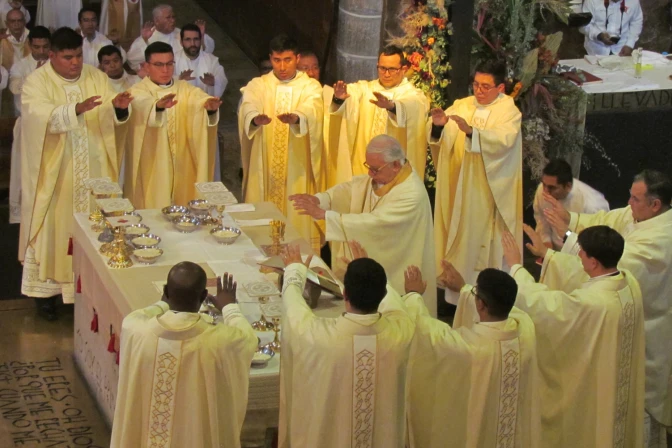 Ordenan 10 nuevos sacerdotes y dos diáconos en Cuernavaca, México