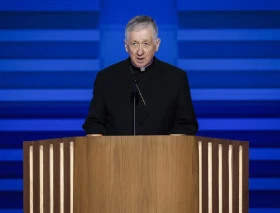 Cardenal Cupich critica el “miedo al otro” y llama a la unidad en la convención Demócrata