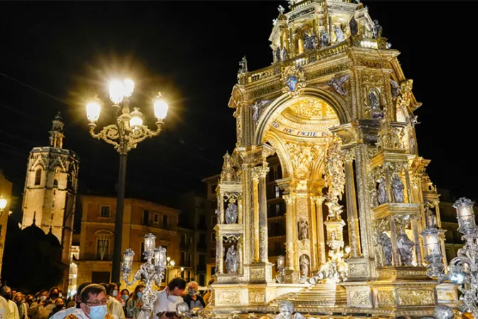 Impresionante procesión eucarística recorre ciudad de España 