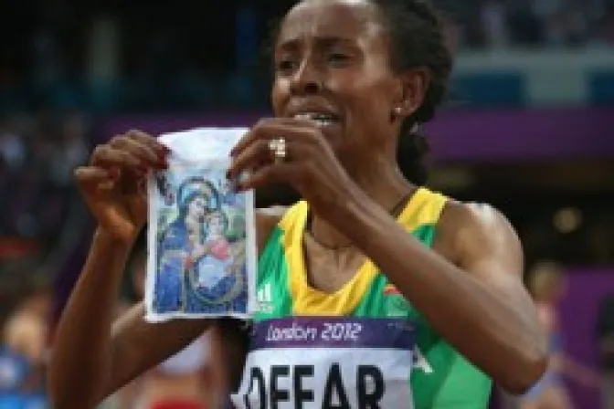 Virgen María cruzó la meta con atleta que ganó el oro en Londres 2012
