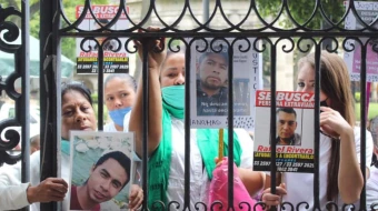 Familiares de personas desaparecidas en la Catedral de Guadalajara.