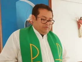 Dictadura de Nicaragua impide volver al país a sacerdote que había viajado al extranjero