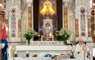 Mons. Dionisio García Ibáñez, Arzobispo de Santiago de Cuba, en la Basílica Santuario de Nuestra Señora de la Caridad del Cobre. Crédito: Arzobispado de Santiago de Cuba.