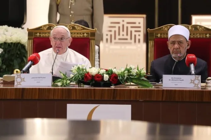 Papa Francisco en Bahrein: El extremismo es un peligro que corroe la verdadera religión