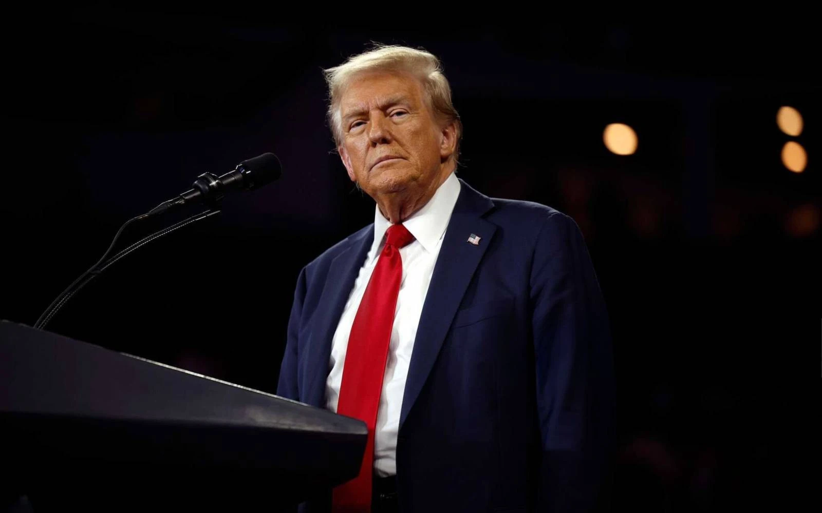 Donald Trump pronuncia un discurso en un mitin de campaña en el Santander Arena, el 9 de octubre de 2024, en Reading, Pensilvania (Estados Unidos).?w=200&h=150