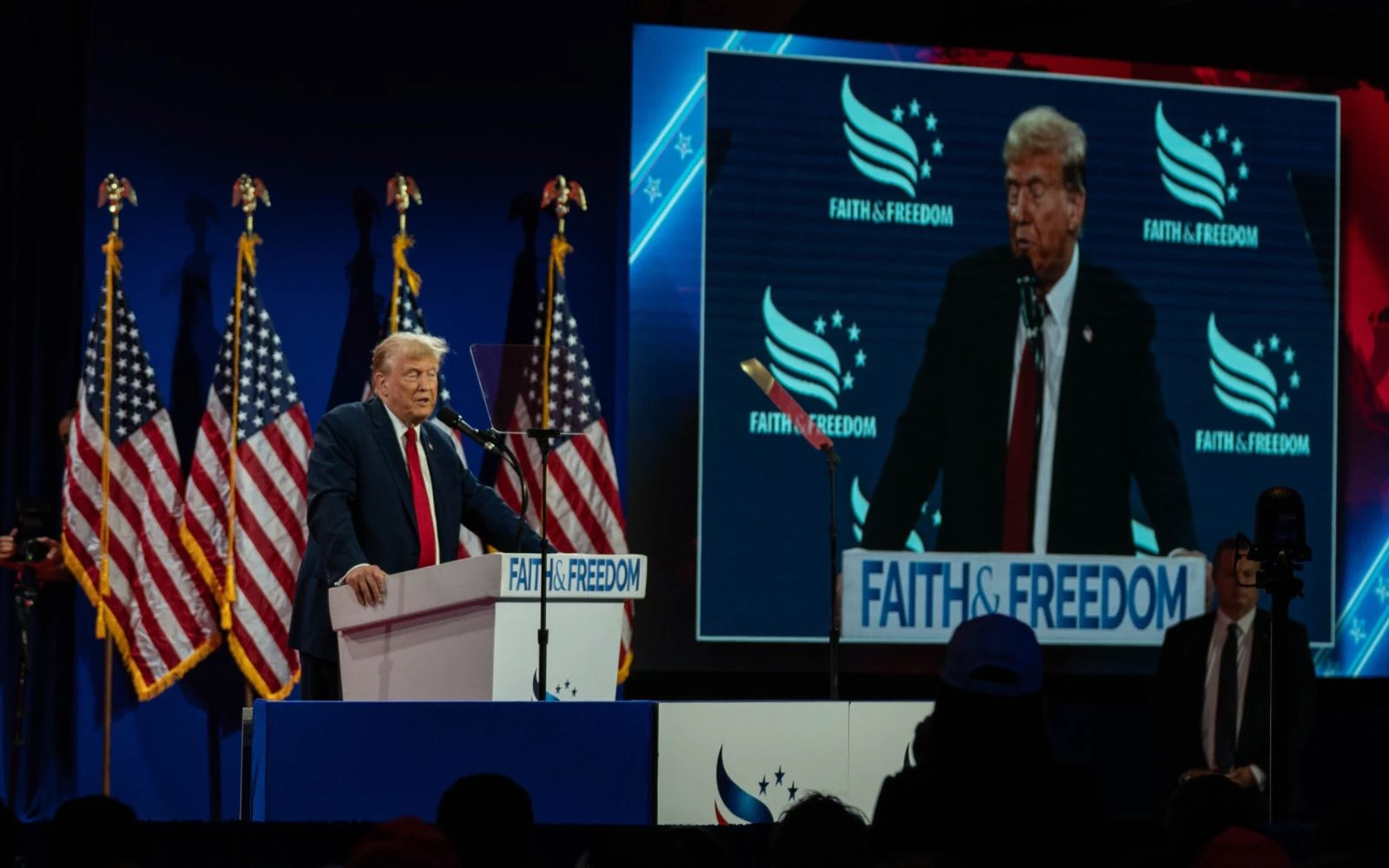 El expresidente de Estados Unidos, Donald Trump, en su discurso de apertura en la Conferencia Política del Camino hacia la Mayoría de la Faith & Freedom Coalition en el Washington Hilton, el 22 de junio de 2024, en Washington D.C.?w=200&h=150