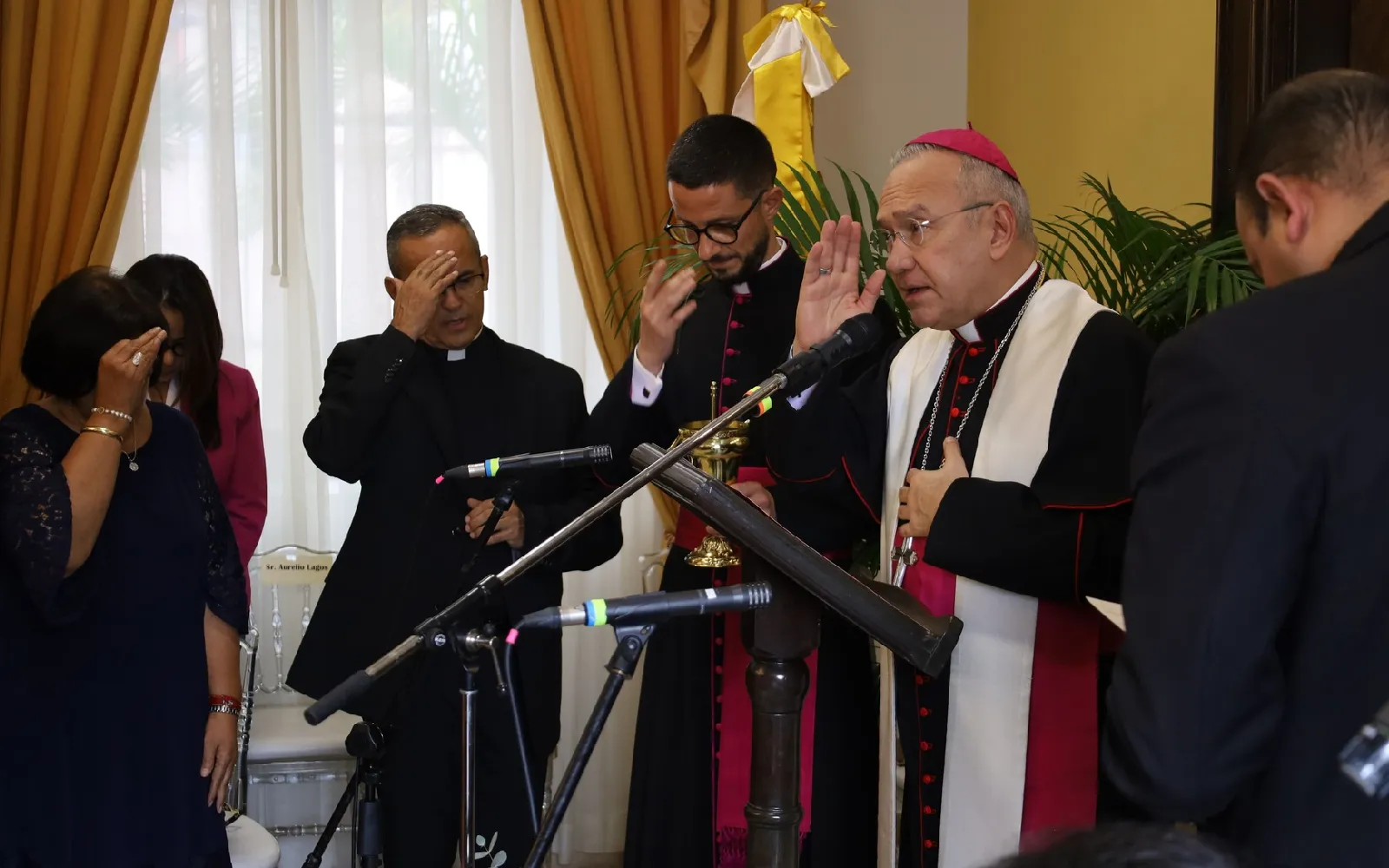 Mons. Edgar Peña Parra, Sustituto para los Asuntos Generales de la Secretaría de Estado del Vaticano, presidió la ceremonia de reapertura de la Nunciatura Apostólica en Honduras.?w=200&h=150